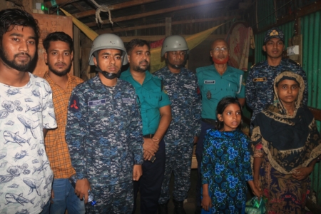 হারিয়ে যাওয়া শিশুকে উদ্ধার করলো নৌবাহিনী