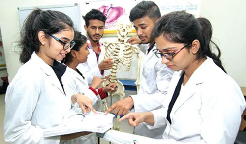 এমবিবিএস ভর্তিতে জিপিএ কমানোর দাবি শিক্ষার্থীদের