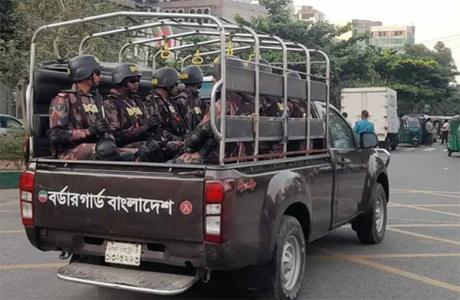 দুর্গাপূজা নিরাপত্তায় মাঠে নেমেছে বিজিবি