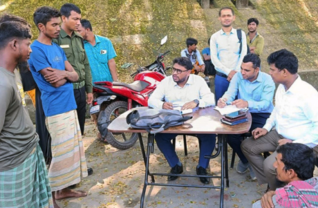 ভোলার বোরহানউদ্দিনে ১২ জেলের জরিমানা