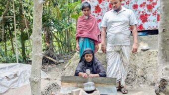 ভোলায় শত শত টিউবওয়েল থেকে গ্যাস বের হচ্ছে, বিনা খরচে চলে স্থানীয়দের রান্না