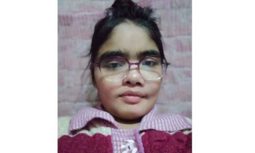 গলায় ফাঁস দেবার আগে ঢাকা বিশ্ববিদ্যালয় ছাত্রীর ফেসবুক স্ট্যাটাস