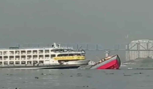 লঞ্চের ধাক্কায় ডুবল বালুবাহী বাল্কহেড