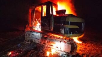 কৃষিজমি ক্ষতির শঙ্কায় ভেকুতে অগ্নিসংযোগ