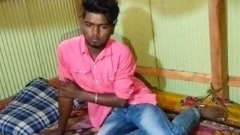 এই বয়সেই তৃতীয় বিয়ে, অতপর পায়ে শিকল!