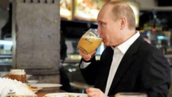 বিদেশে রাষ্ট্রীয় ভোজ গ্রহণ করেন না পুতিন