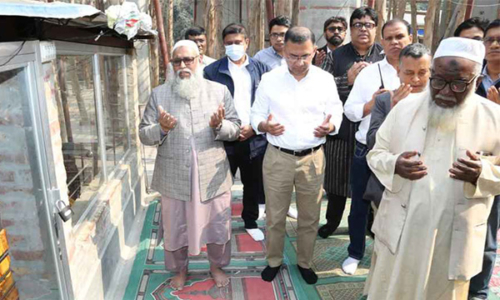 শাহ মাখদুমের মাজার জিয়ারত করলেন তারেক রহমান