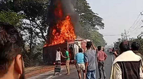 কুমিল্লায় ত্রিমুখী সংঘর্ষে নিহত ৪
