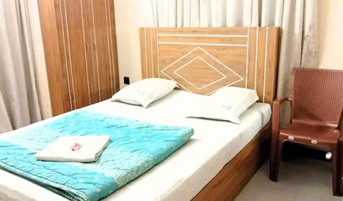 বান্ধবীর সঙ্গে হোটেলে রাত কাটানোর দৃশ্য পর্নোসাইটে সরাসরি সম্প্রচার