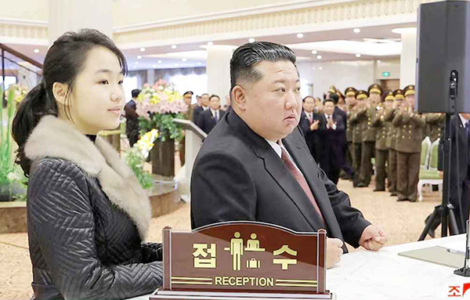 উত্তরসূরি হিসেবে মেয়েকে প্রস্তুত করছেন কিম জং উন  