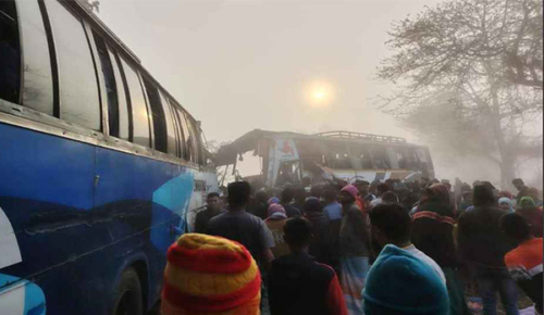 পাবনায় দুই বাসের মুখোমুখি সংঘর্ষে নিহত ২