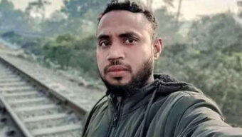 মোবাইলে মগ্ন অবস্থায় ট্রেনের ধাক্কায় প্রাণহানি