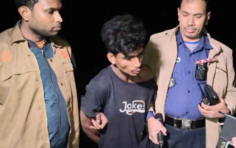 পরকীয়ার জেরে রামদার কোপে দুই নারীর হাত বিচ্ছিন্ন