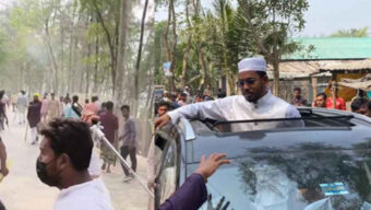 এমপি মাসউদের গাড়িবহরে হামলা