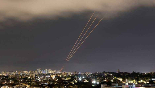 ইসরায়েলের দিকে ইরানের পাল্টা হামলা