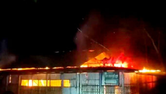 রাতের আঁধারে মসজিদে আগুন