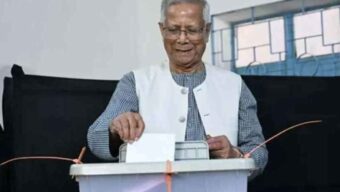 ভোট দিলেন প্রধান উপদেষ্টা